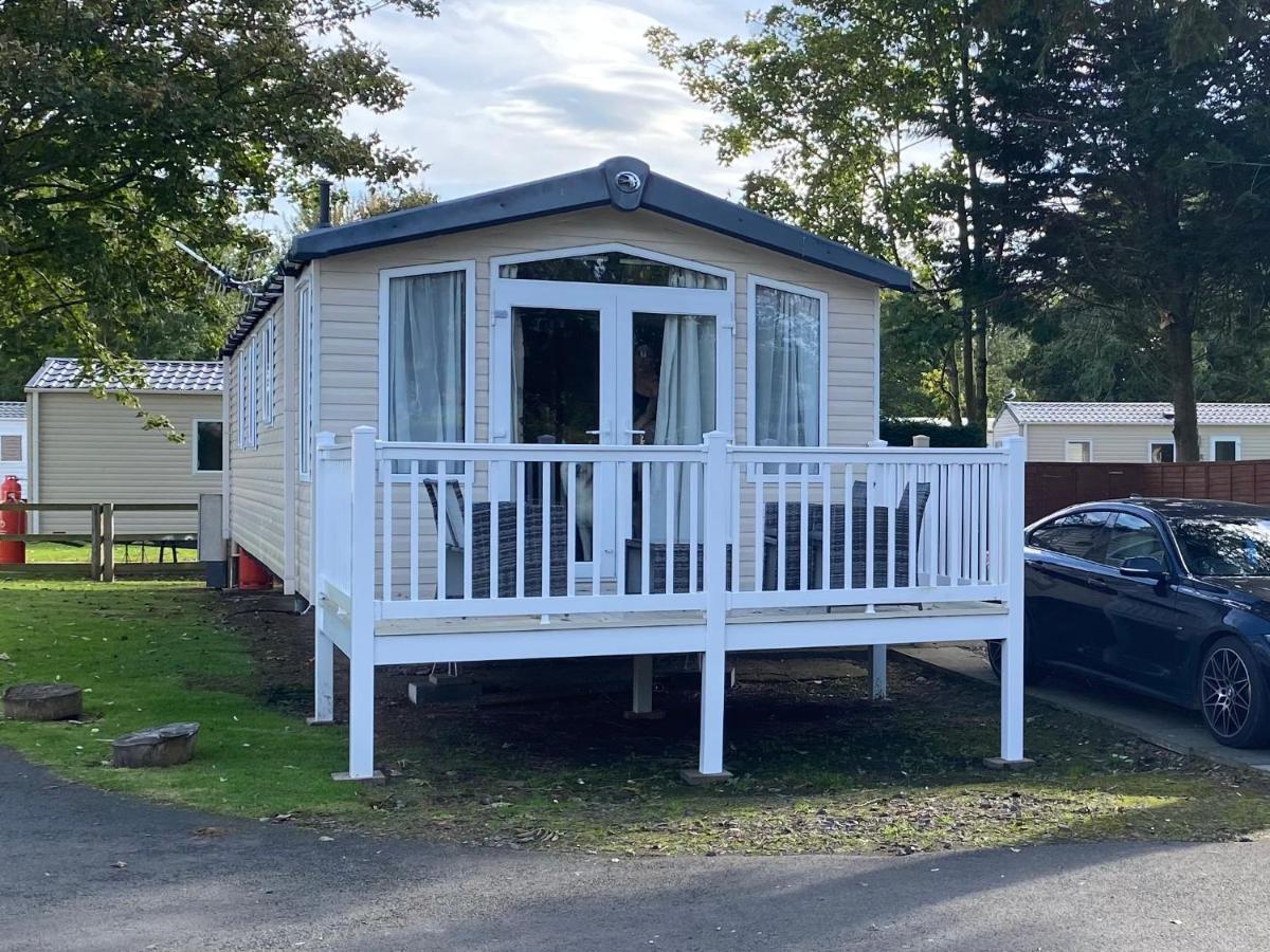 Prestige Static Caravan On 5 Star Holiday Park Cheswick  Dış mekan fotoğraf
