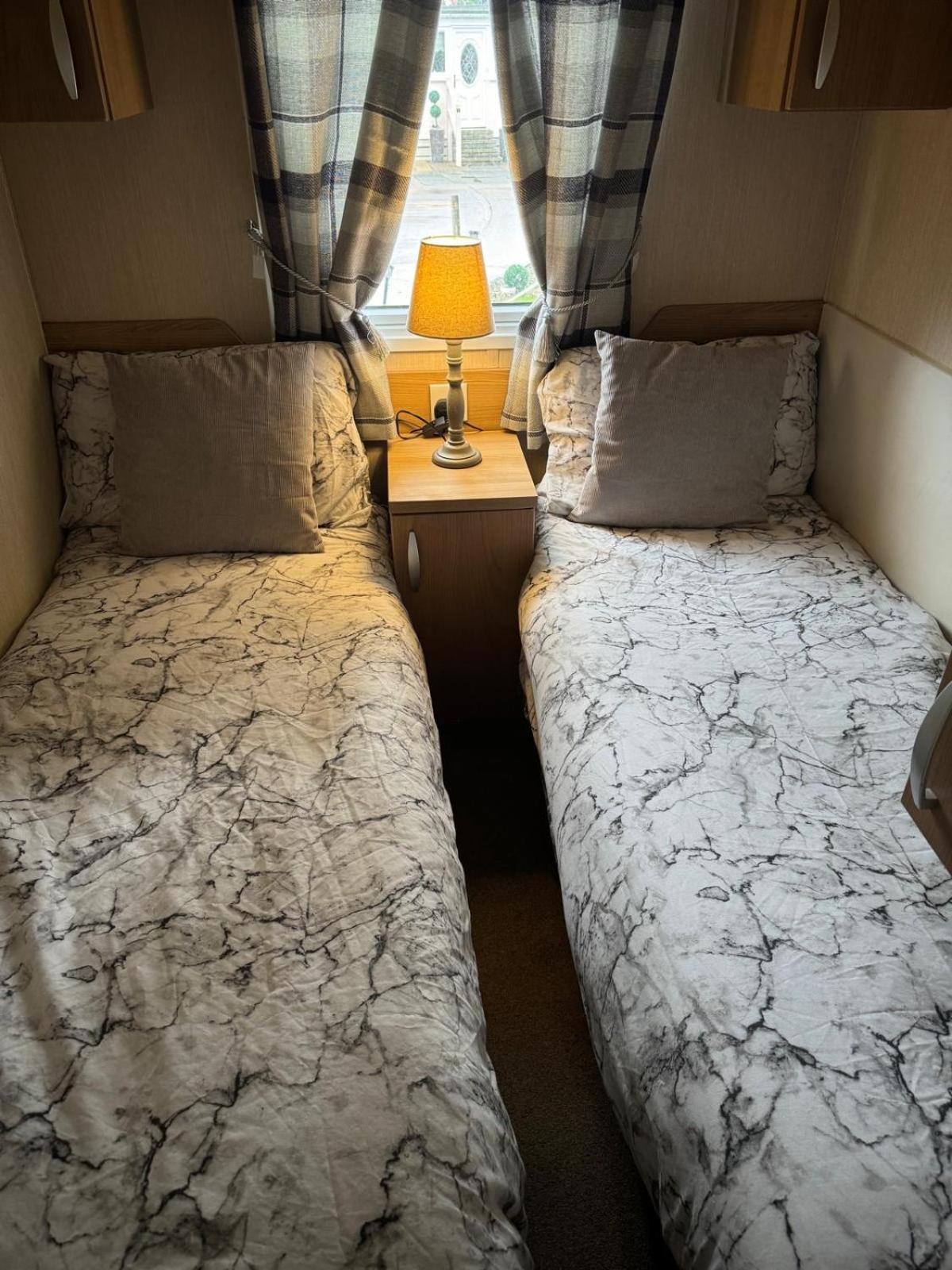 Prestige Static Caravan On 5 Star Holiday Park Cheswick  Dış mekan fotoğraf